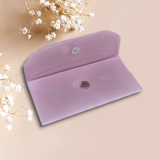 The Purse/Envelope is a stylish and elegant and fashionable designed.