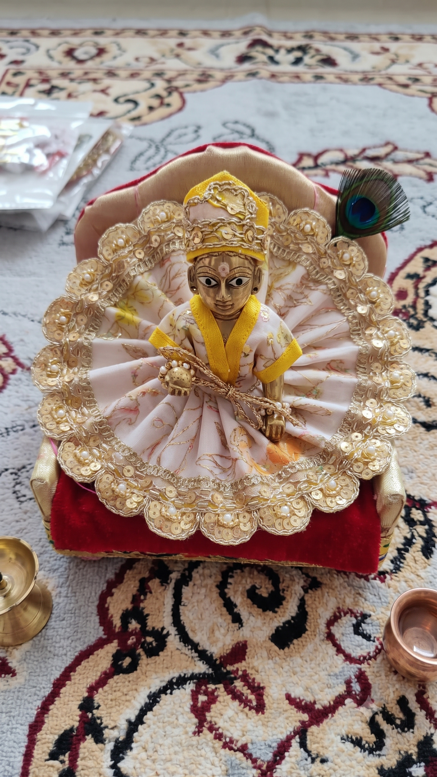 Designer Ladoo Gopal Poshak – White Floral Print with Golden Zari Border & Yellow Dupatta