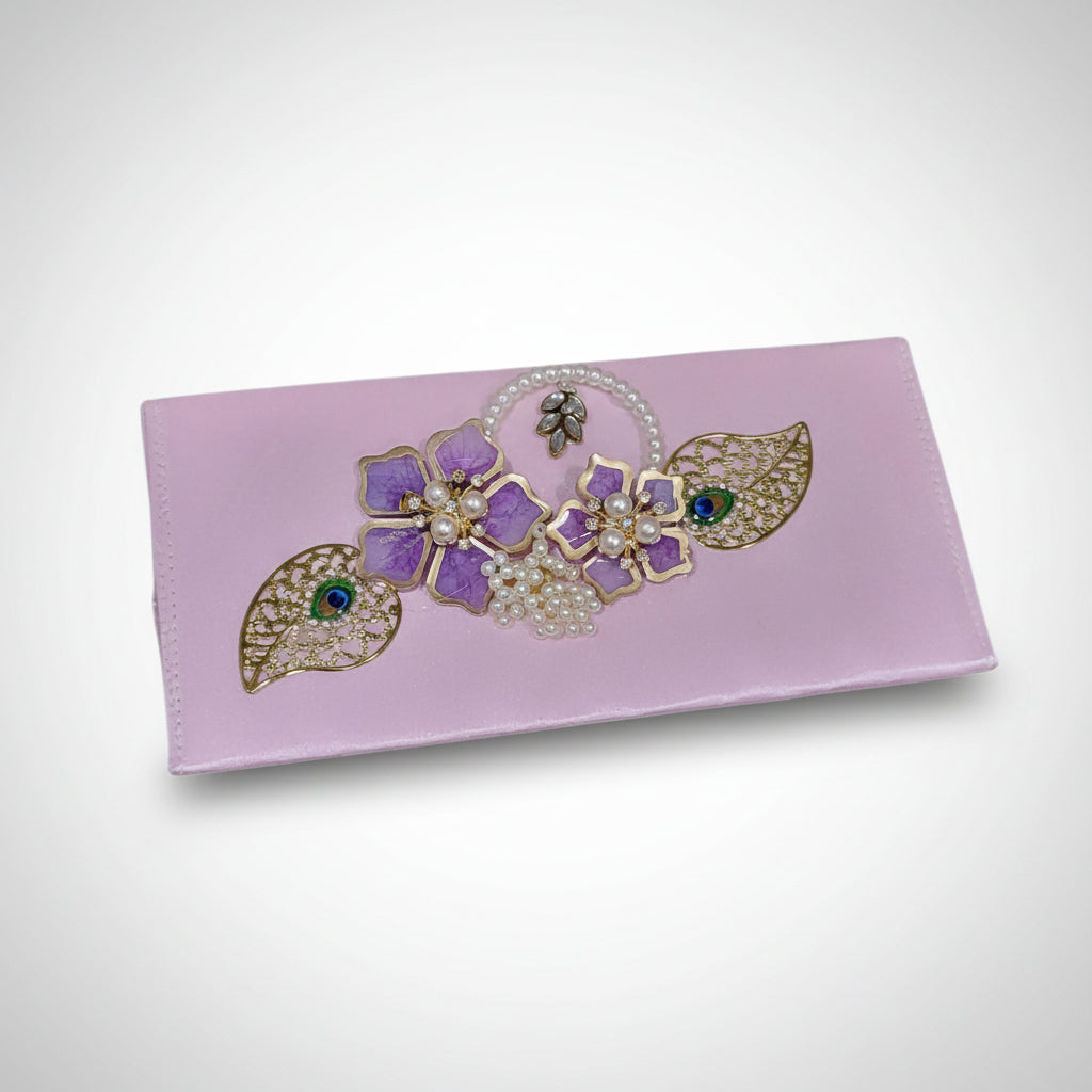 The Purse/Envelope is a stylish and elegant and fashionable designed.