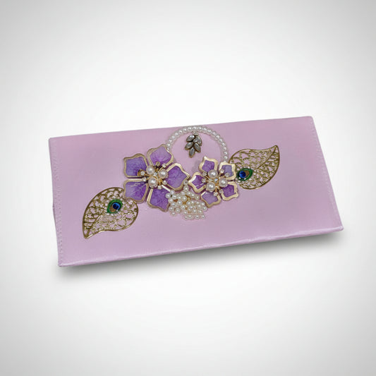 The Purse/Envelope is a stylish and elegant and fashionable designed.